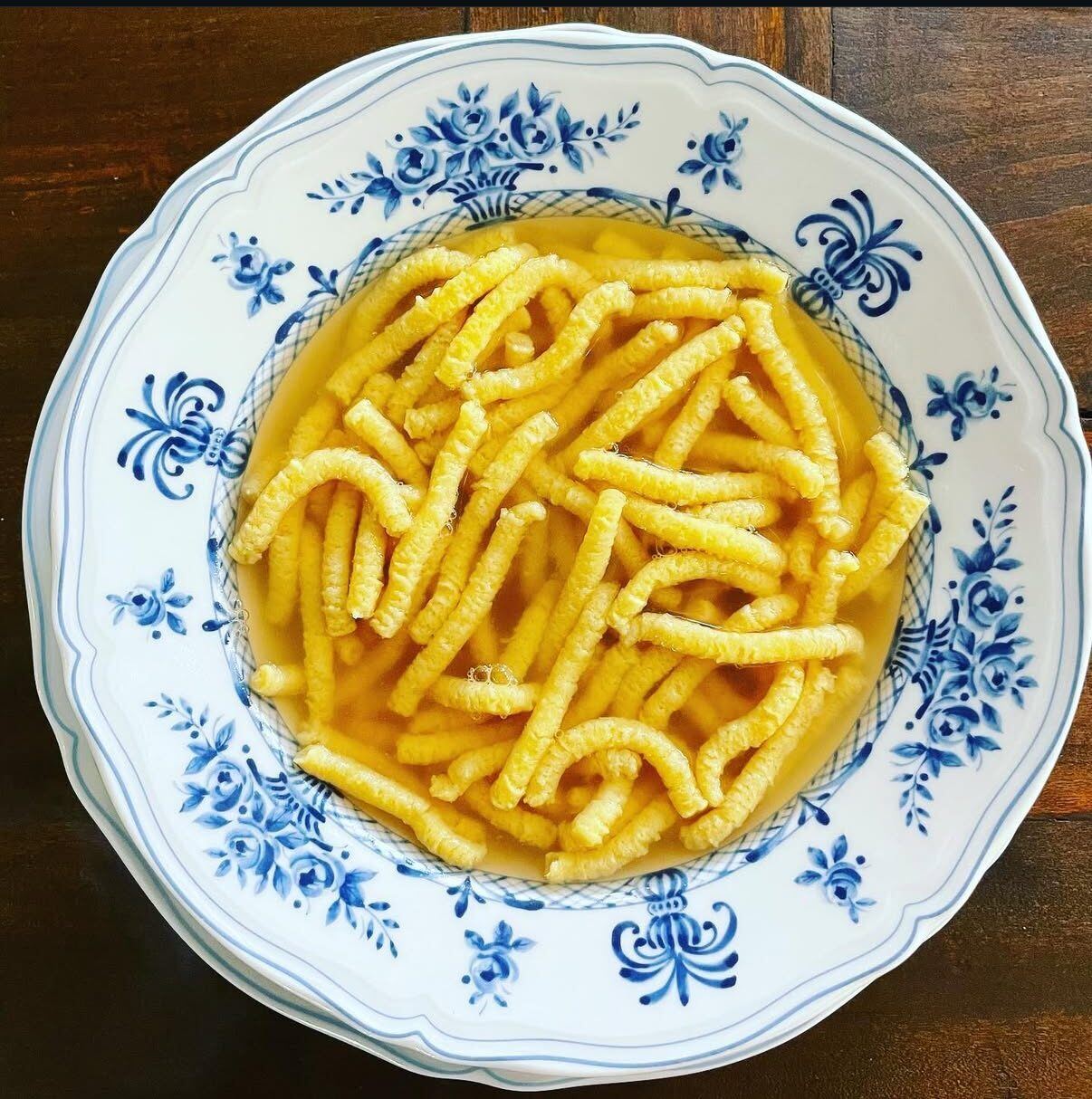 Passatelli romañolos en caldo de pescado