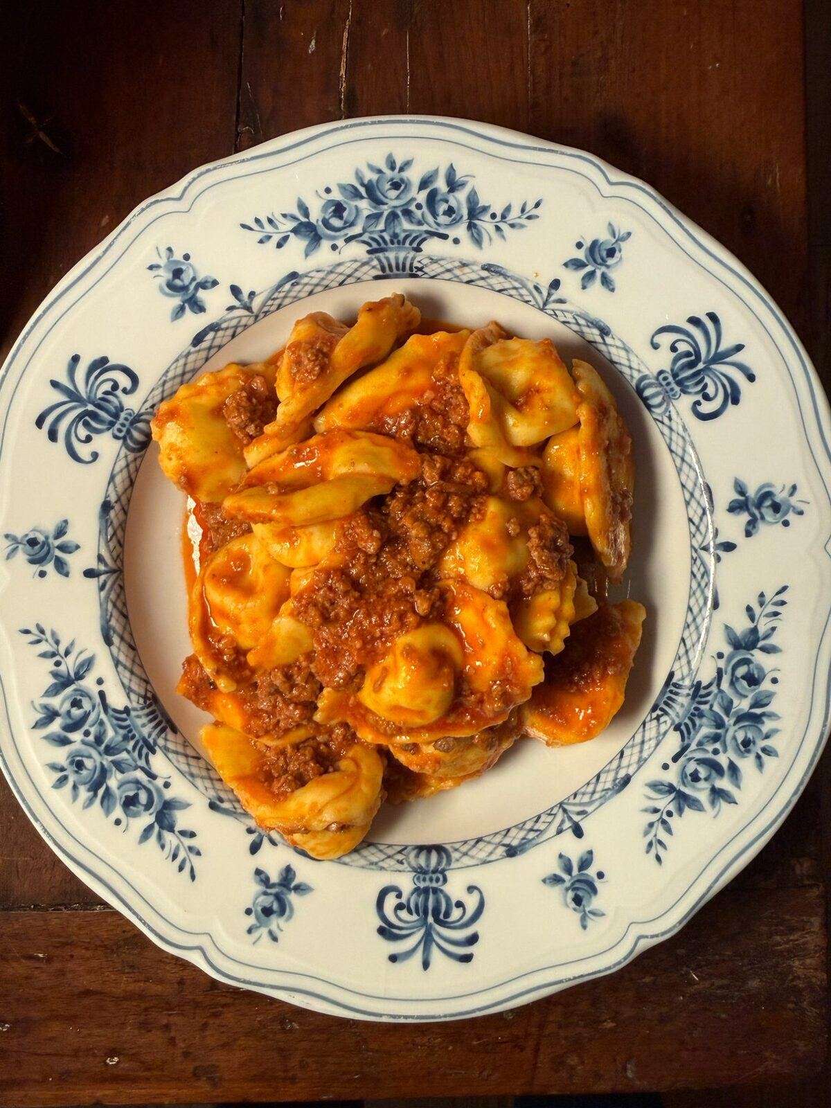 Cappelletti al ragù di Mora Romagnola